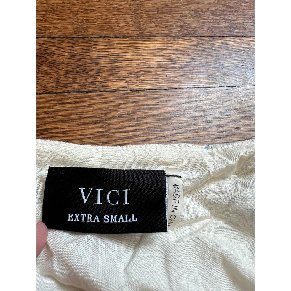 VICI Women's Floral Wrap Mini Dress Cream Blue Flutter Sleeve XS - Picture 3 of 6